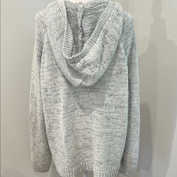 SO Women's Gray Cable Knit Sweater - Picture 7 of 10